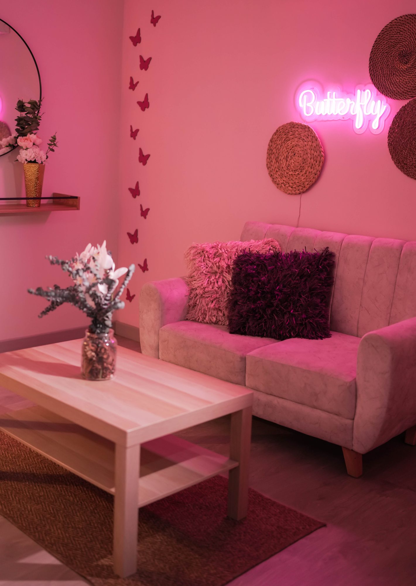 Pink lounge content room