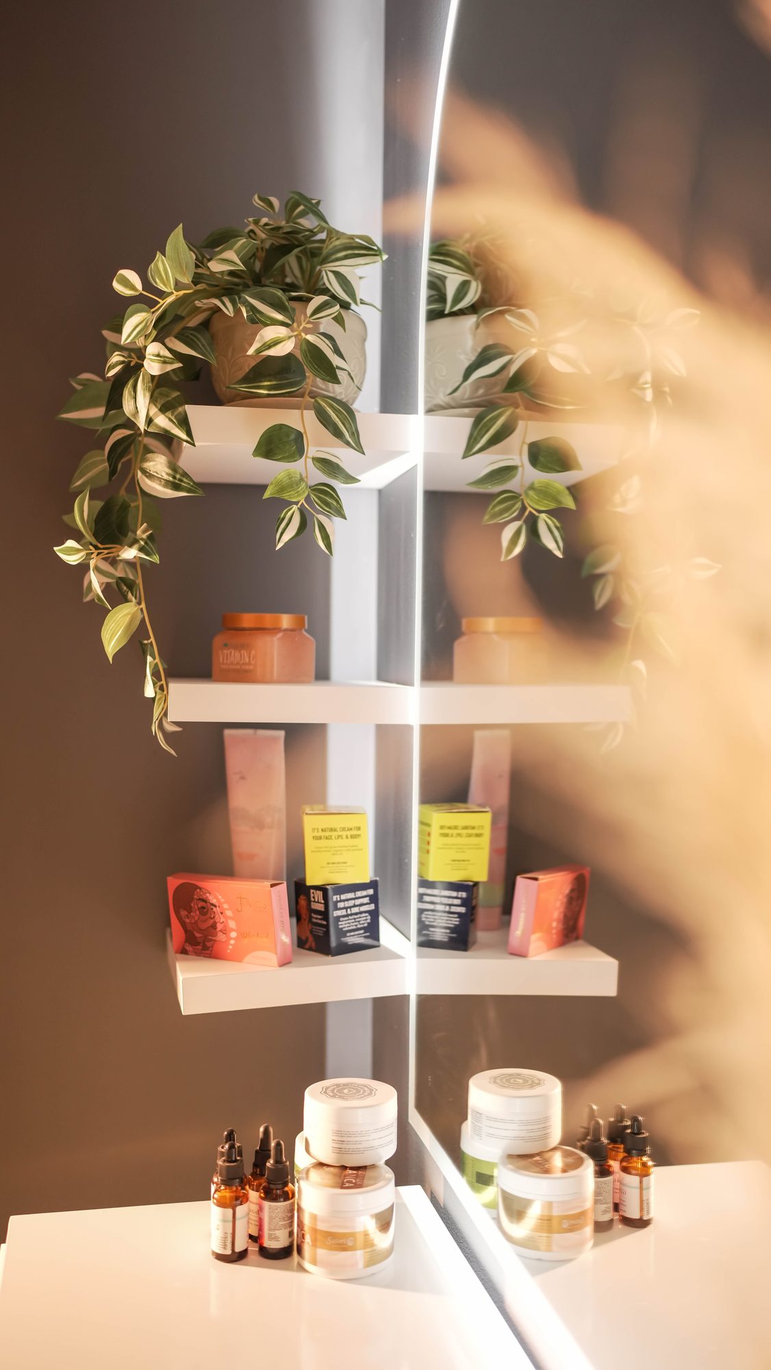 Product display shelf