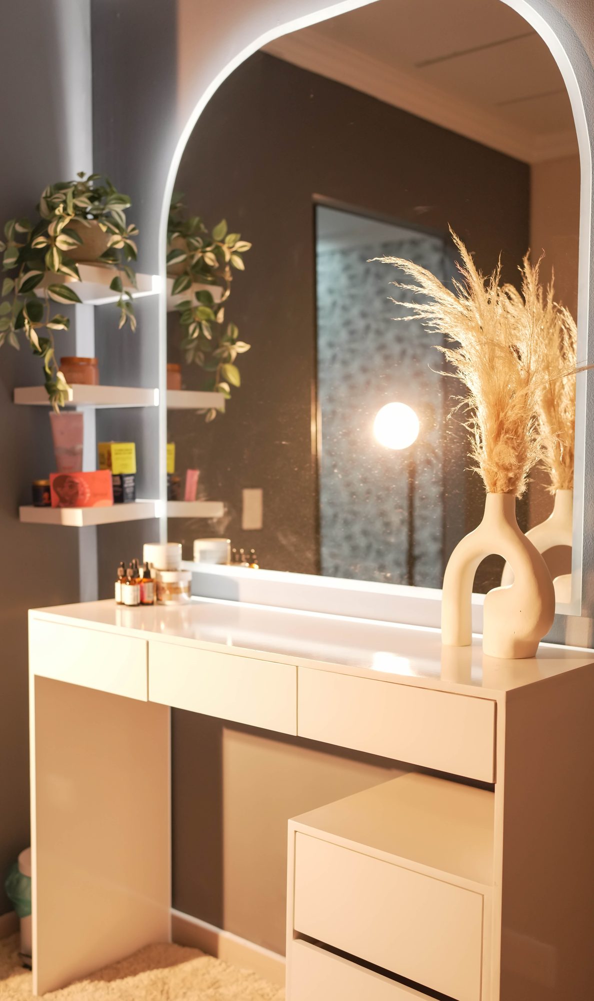 LED beauty vanity station